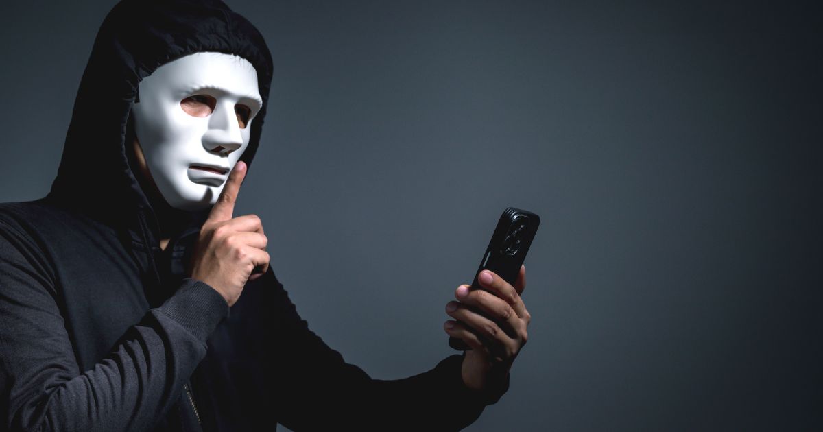 Pozor na podvodné SMS o Vánocích: falešné zprávy od dopravců, bank i úřadů. Jak je poznat, nenaletět a co dělat, když už kliknete?